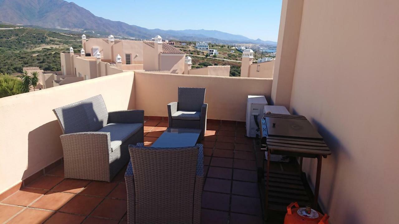Estrella De La Bahia Casares